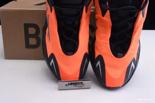 hype MNVN Orange Boost Adidas FV3258 Yeezy 700 0328